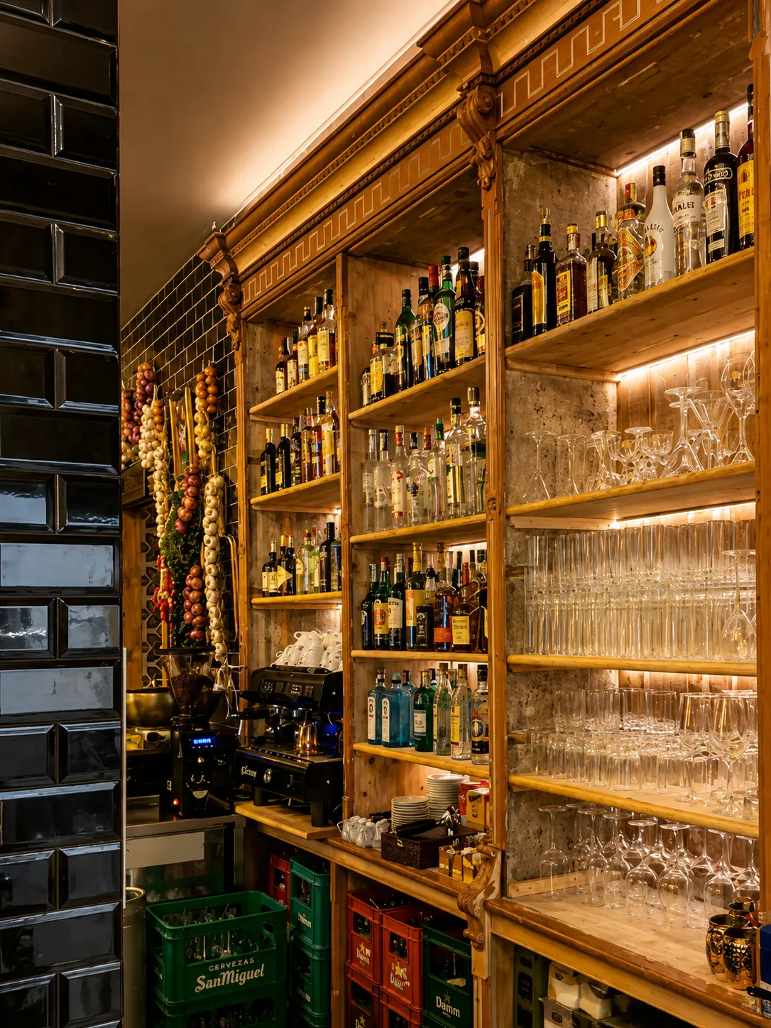 Harry's — estantería de barra