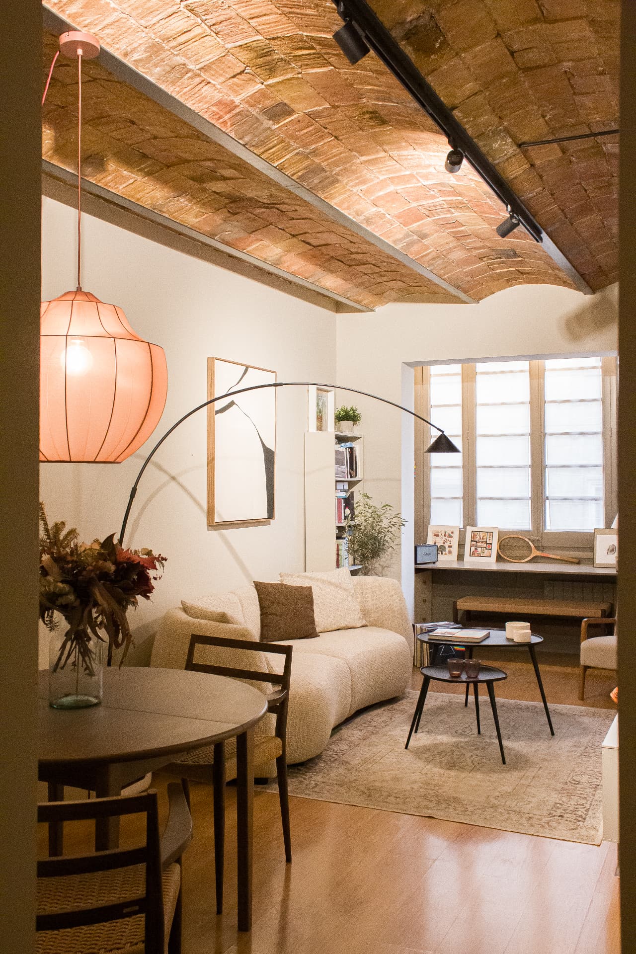 Portolà — salón con techo de bóveda catalana