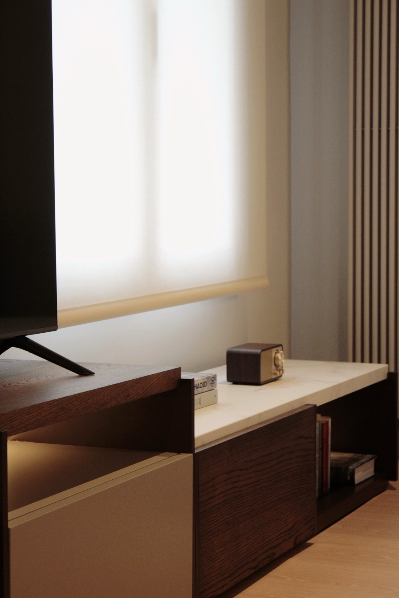 Av.da Sarrià — mueble de televisión a medida