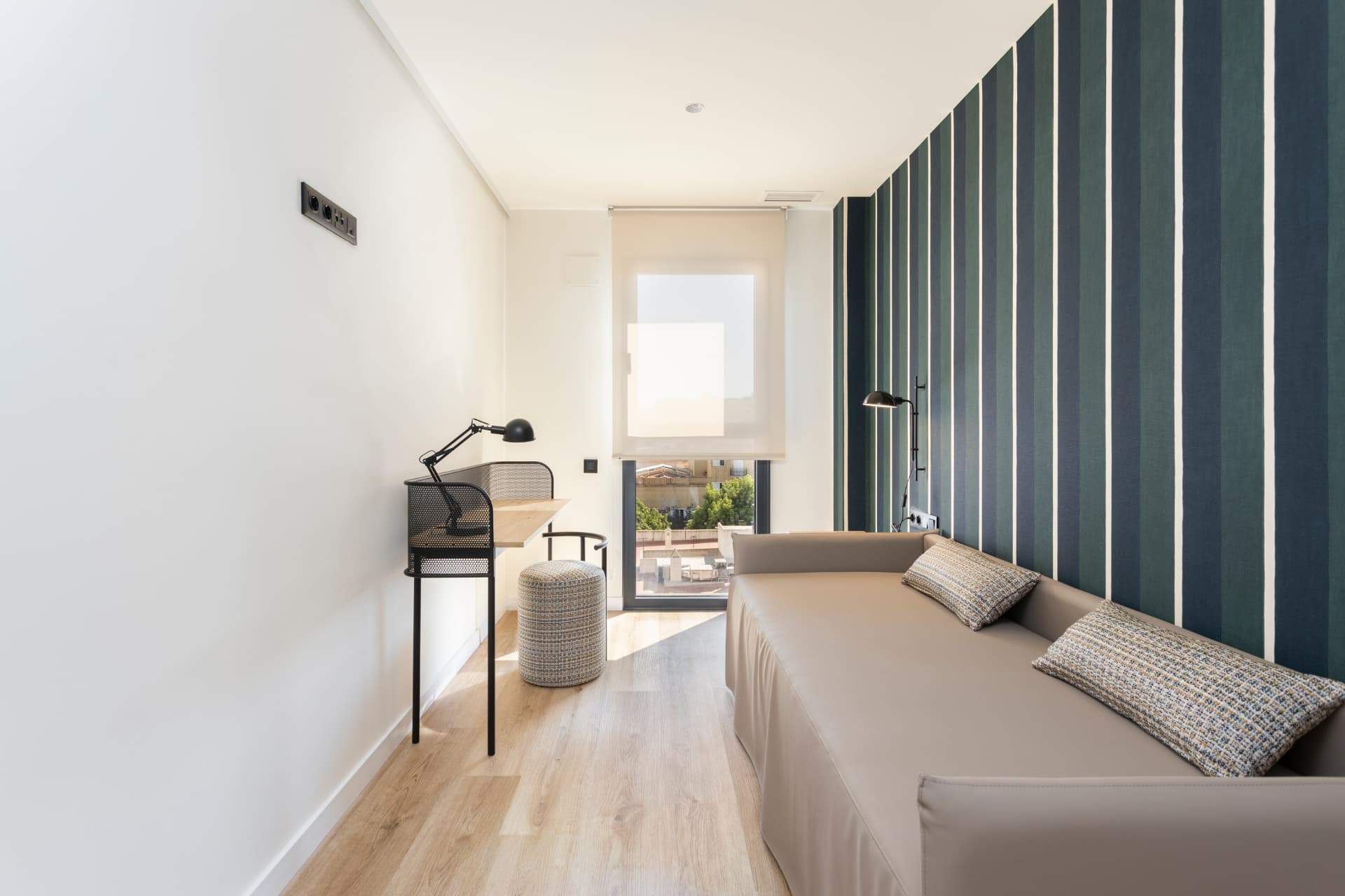 Apartamentos Sailor Pro — estudio con sofá cama